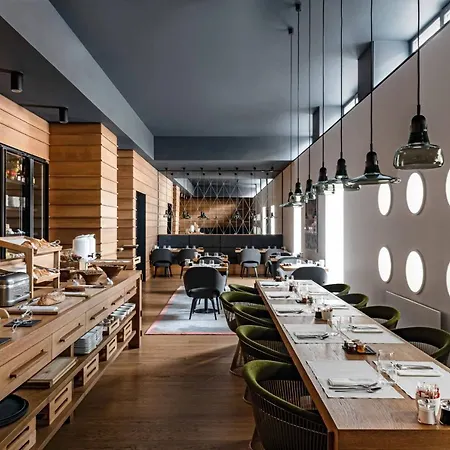 White 1921 Hotell 4*