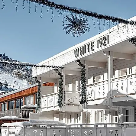 White 1921 4* Courchevel