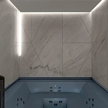 White 1921 Hotel 4*